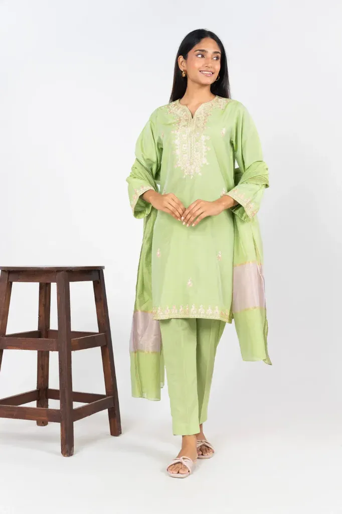 Alkaram Cotton Silk Embroidered (16)