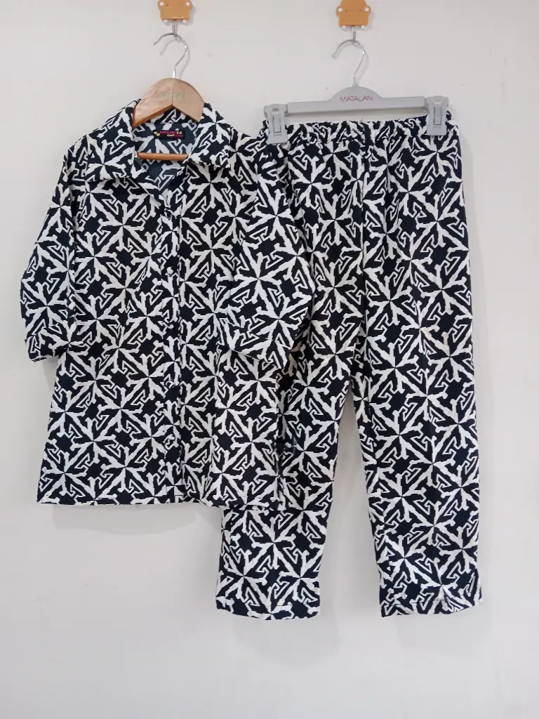 Paper Land 3D Black 2pc